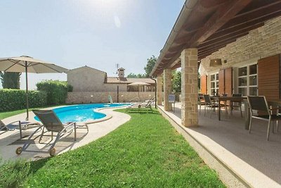 Villa in Kastelir with Swimming Pool