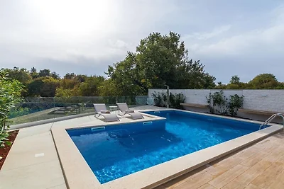 Villa in Svetvincenat mit Schwimmbecken