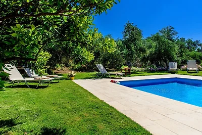 Spacious Family Villa near Beach