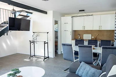Tranquil Luxe Thermal Escape Mobile Home - Cl...