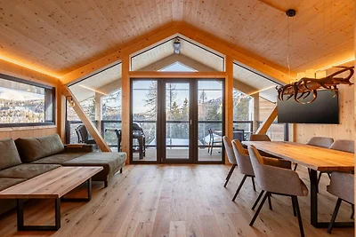 Chalet con vasca idromassaggio sul balcone