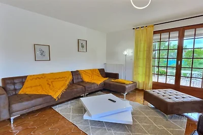 Villa con piscina per 10 ospiti
