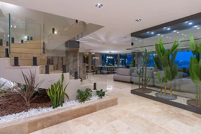 Villa in Kalkan mit Schwimmbecken