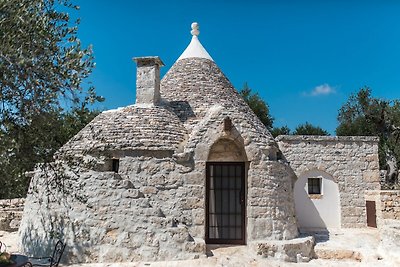 Traumhaftes Trullo-Anwesen mit Pool bei Ciste...