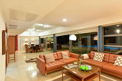 Villa mit Privatpool im Golfresort bei...