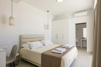 Villa - eingezäunt Petres 3