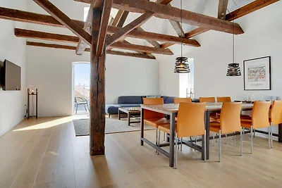 Zweigeschossiges Loft mit großer Terrasse