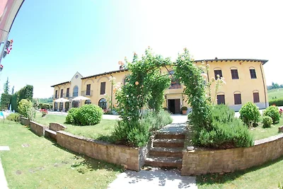 Modernes Herrenhaus in Nizza Monferrato