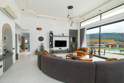 Villa in Kalkan mit Schwimmbecken