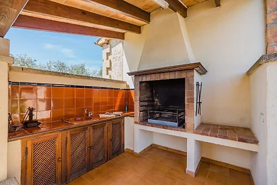 Friedliche Landvilla mit Pool