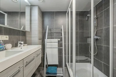 Appartement in der Nähe der Einkaufsstraße