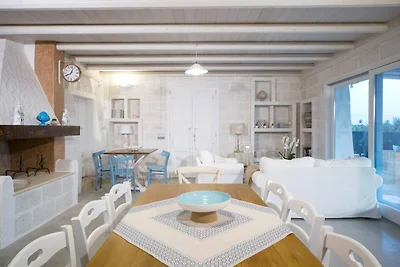 Detached Trullo Estate in Torre Suda