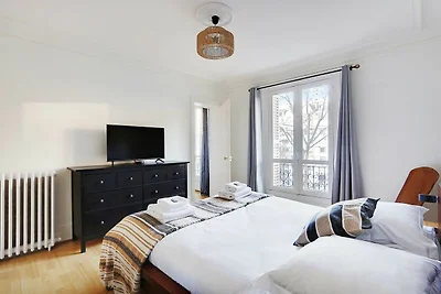 Ervaar de Parijse levensstijl: 2BR nabij Port...