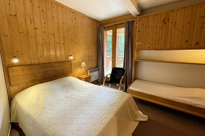 In der Nähe befinden sich Geschäfte, der kost...