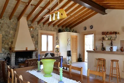 Haus in Llubá mit Pool und Terrasse