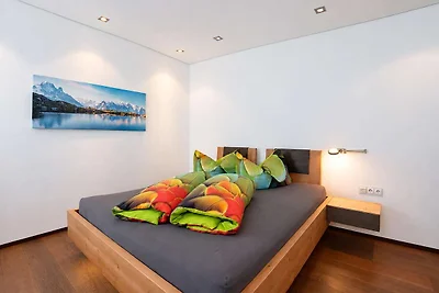 Villa in Tirol mit Pool