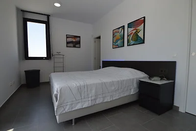 Moderne Villa mit privatem Pool