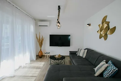 Spacious Luxury Trogir Apartments - Two Bedro...