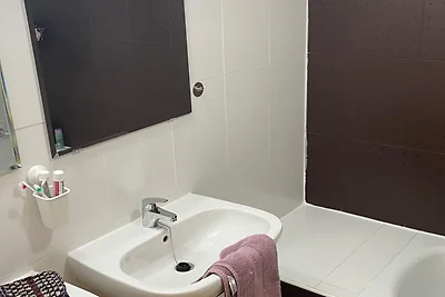 Modernes Apartment im Golfresort mit Pool