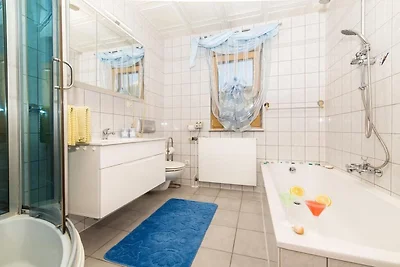 Four Bedroom Holiday Home with Pool