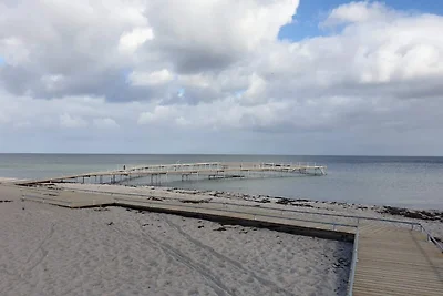 12 Personen Ferienhaus in Væggerløse-By Traum