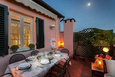 Penthouse mit Panoramaterrasse in Lucca