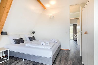 Neu gestaltete Villa mit Sauna, 1 km vom Stra...