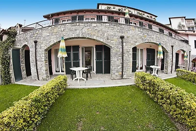 Appartamento a Castellaro con giardino