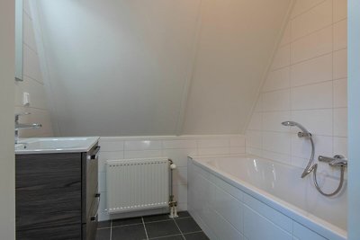 Casa ristrutturata con tre bagni, Breda a 10...