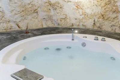 19 Suite di lusso bianca con vasca...
