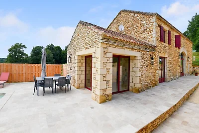 Maestosa casa vacanze con piscina
