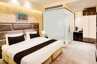 Stadthaus Pitampura West Enclave