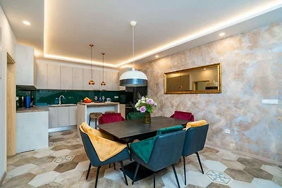 Apartment Fortuno - One Bedroom Apartment wit...