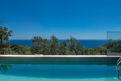 Villa eingezäunt Metatulia 1