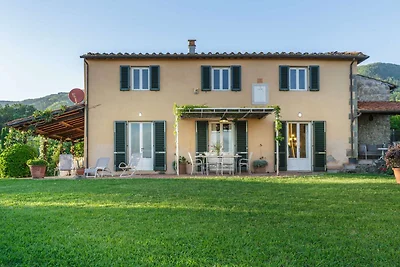 Villa in Toscana con piscina a sfioro