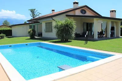 Villa Anna, Camaiore