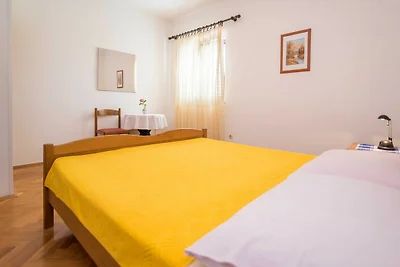 Comfortable Kastel Stafilic Apartment with Ba...