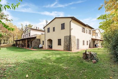 Sonnengeküsstes Ferienhaus in Torgiano mit...