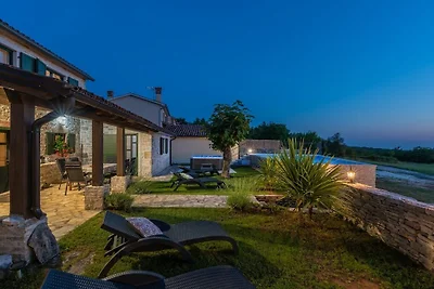 Villa in Kanfanar mit Schwimmbecken
