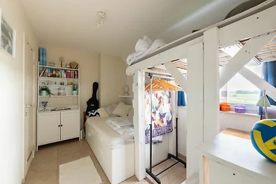 Gemütliche Wohnung mit Blick auf den Kanal