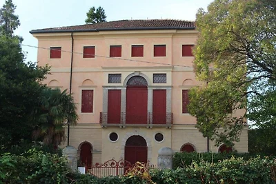 Magnifico Castello con Giardino Recintato