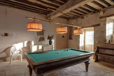 Ferienhaus mit großem Garten in Moussy