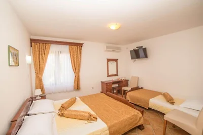 Fiammanti Hotel Montenegro-Triple Room with B...