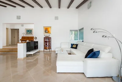 Villa Dea - Luxury Villa with Outdoor Swimmin...