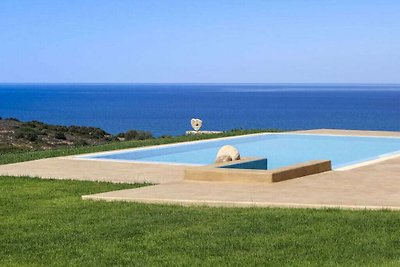 Villa Komos aan het strand