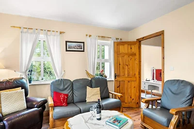 Cottage nahe Lough Mask mit Gartenblick