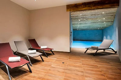 Chalet in La Clusaz mit beheiztem Pool