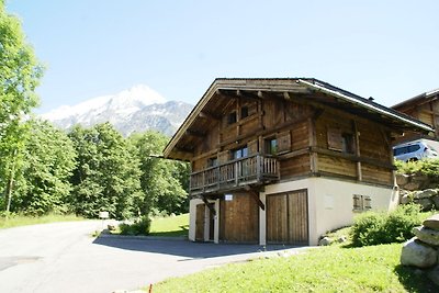 Peaceful Chalet in Les Houches with Mountain...