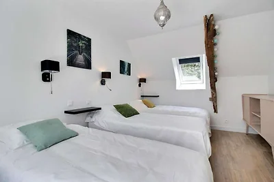 Schönes Ferienhaus in Neulliac