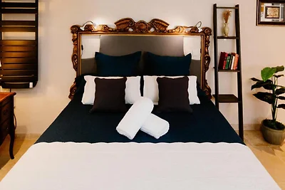 Diane Jacuzzi Suite – Erster Concierge